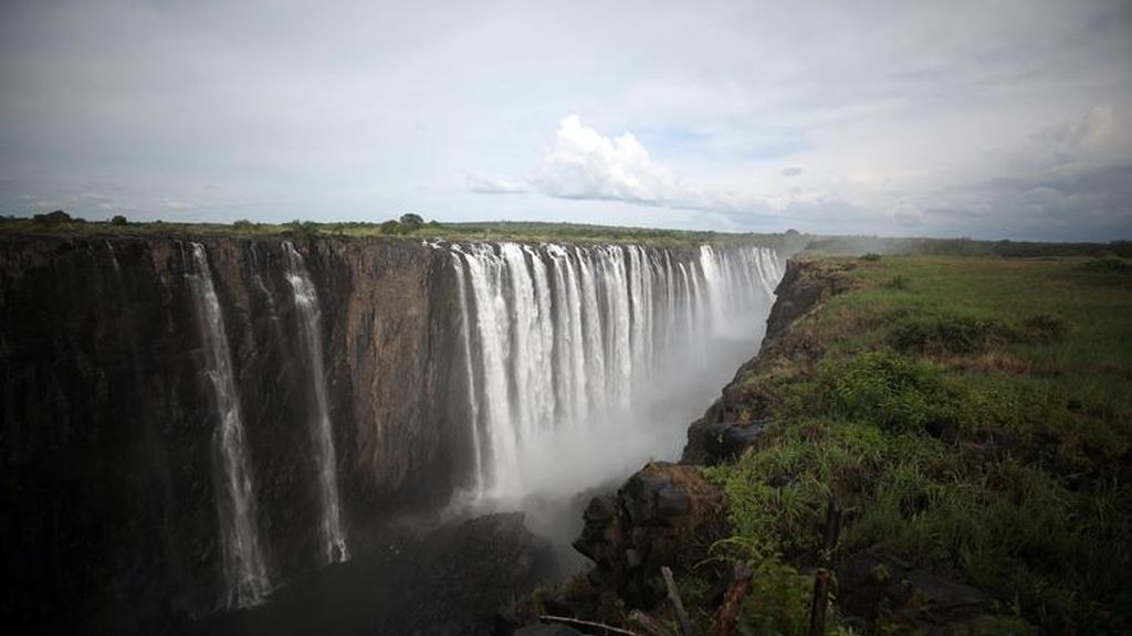 Las cataratas están situadas en la frontera entre Zambia y Zimbabue