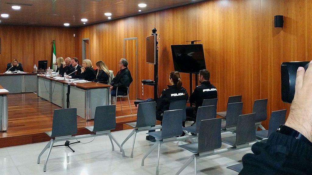 Condenado a 23 años de cárcel por asesinar con más de 100 puñaladas a su pareja en Málaga Condenado a 23 años de cárcel por asesinar con más de 100 puñaladas a su pareja en Málaga