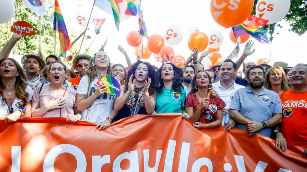 Inés Arrimadas y otros dirigentes de C´s el día del Orgullo LGTBI Inés Arrimadas y otros dirigentes de C´s el día del Orgullo LGTBI