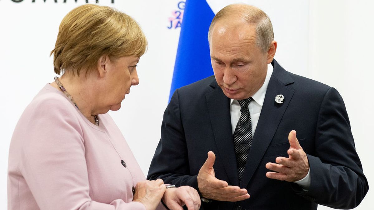 Merkel y Putin tensan la cuerda en la cumbre de París sobre Ucrania Merkel y Putin tensan la cuerda en la cumbre de París sobre Ucrania