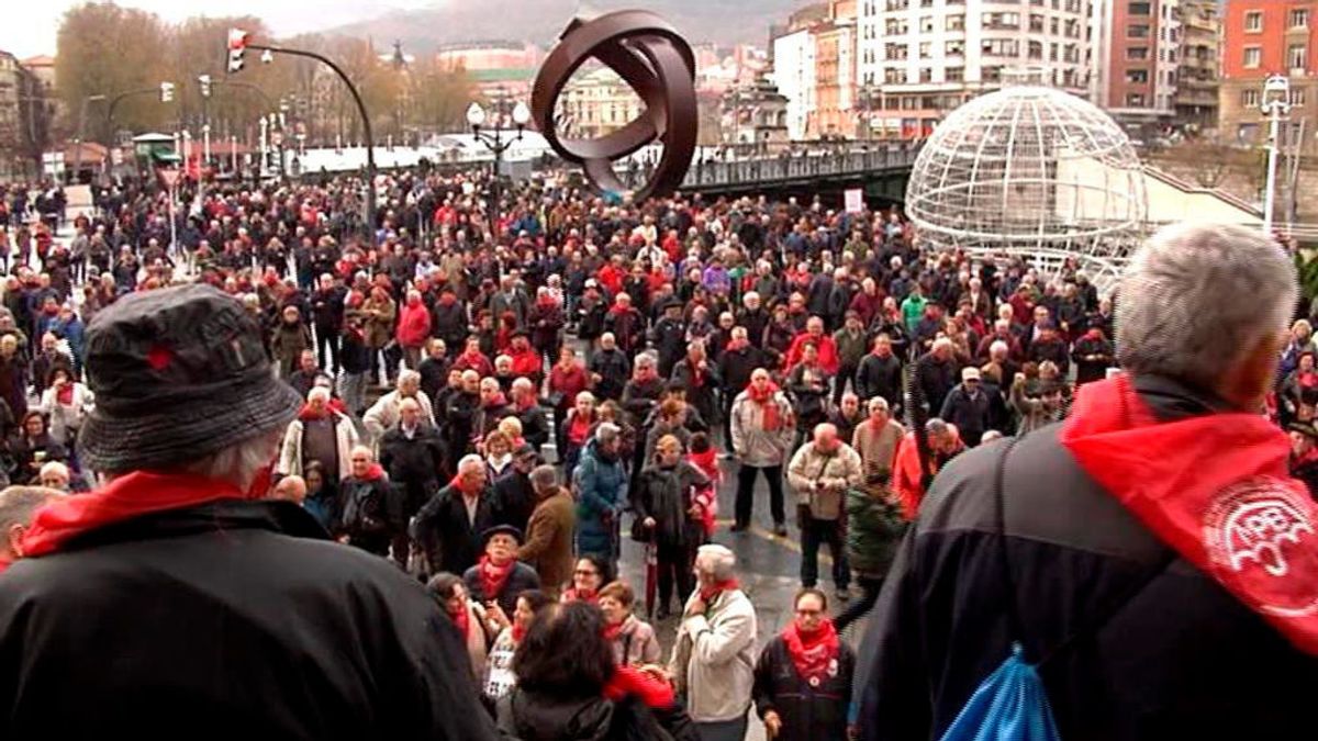 100 lunes de lucha de los pensionistas de Bilbao 100 lunes de lucha de los pensionistas de Bilbao