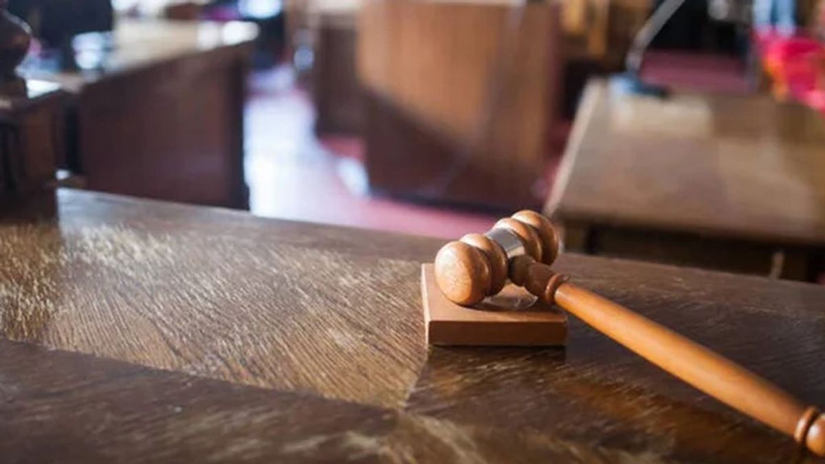 Al calabozo por darle una bofetada a su hijo de 14 años que le llevaba años amenazando de muerte Al calabozo por darle una bofetada a su hijo de 14 años que le llevaba años amenazando de muerte