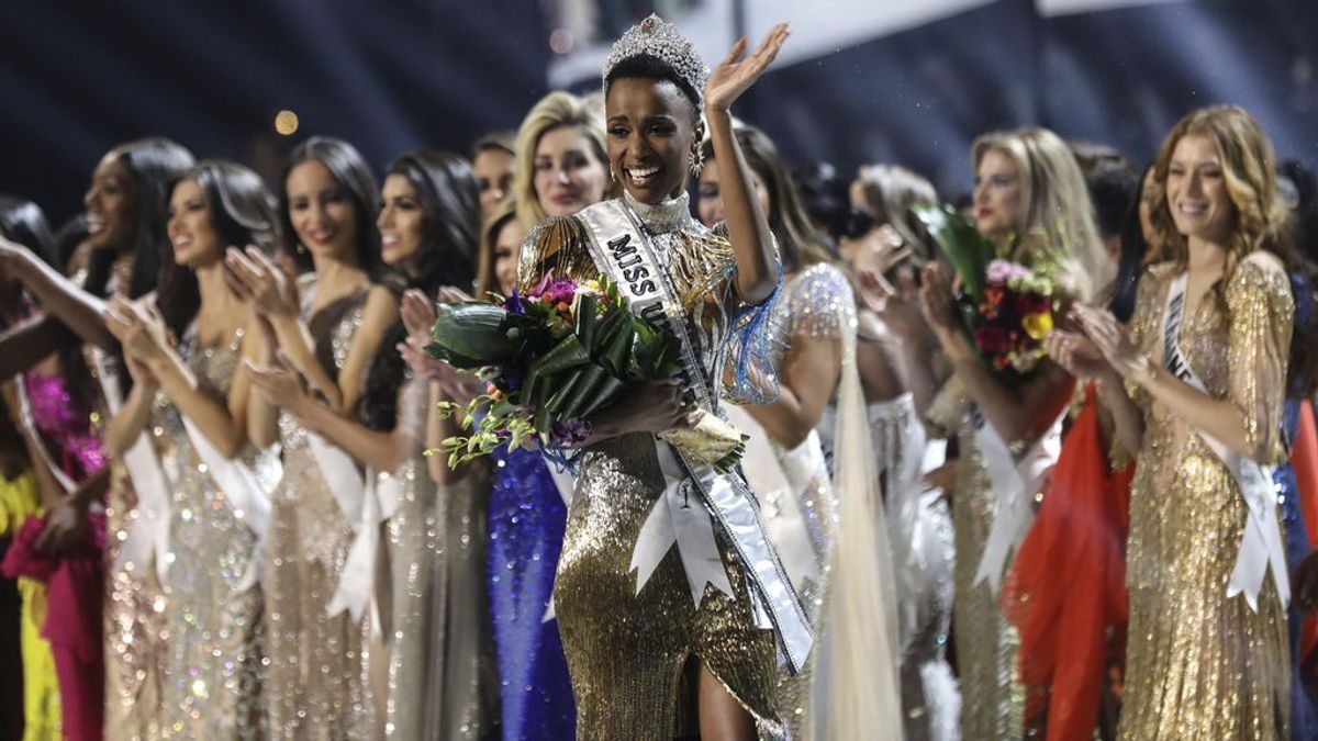 La sudafricana Zozobini Tunzi gana Miss Universo y hace un alegato en favor de la belleza negra