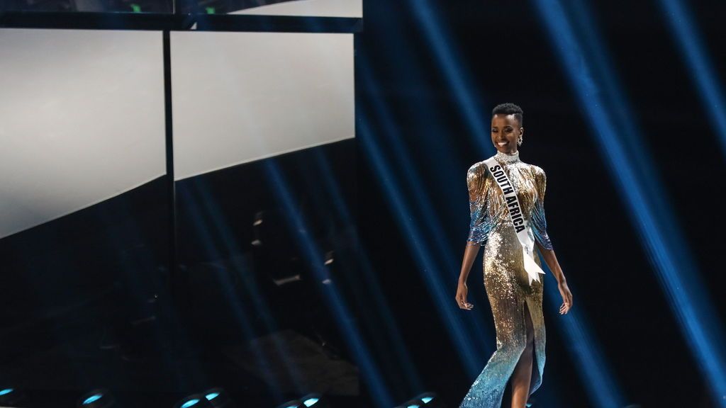 La elegancia de la nueva Miss Universo