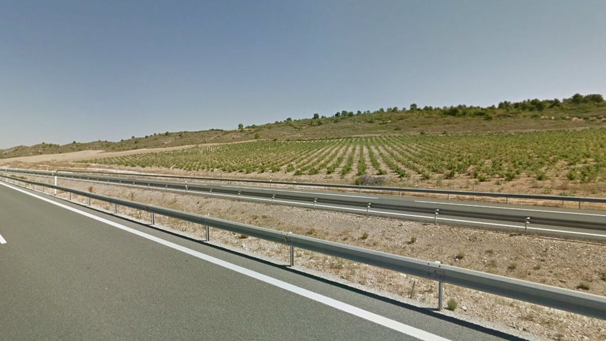 Muere un hombre arrollado por un camión en Albacete cuando comprobaba una avería en su coche
