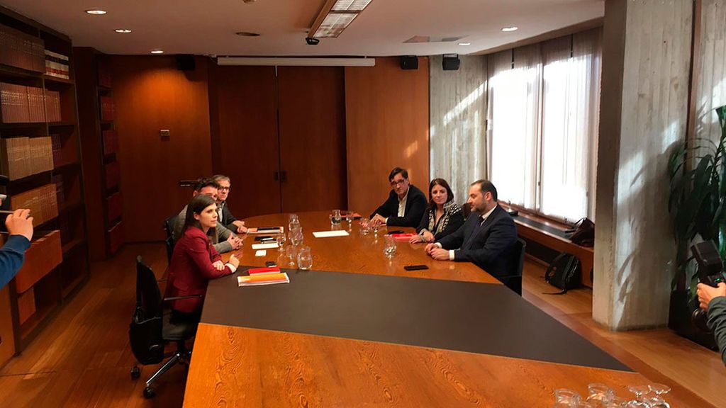 PSOE Y ERC ven "avances " para encauzar "el conflicto político" catalán, tras verse por tercera vez PSOE Y ERC ven "avances " para encauzar "el conflicto político" catalán, tras verse por tercera vez