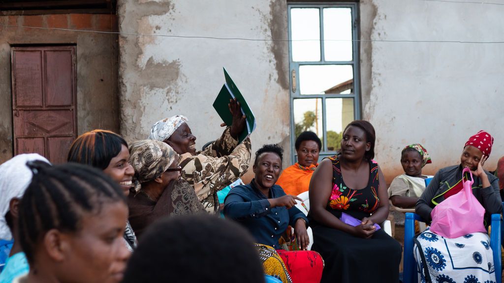 Inakuwa: El movimiento universitario a favor de las mujeres en Tanzania Inakuwa: El movimiento universitario a favor de las mujeres en Tanzania