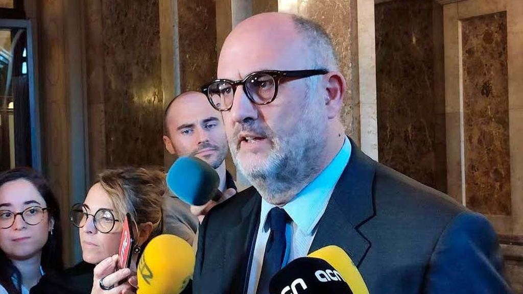 Junts per Cat retira la moción sobre autodeterminación para "facilitar" la negociación de investidura Junts per Cat retira la moción sobre autodeterminación para "facilitar" la negociación de investidura