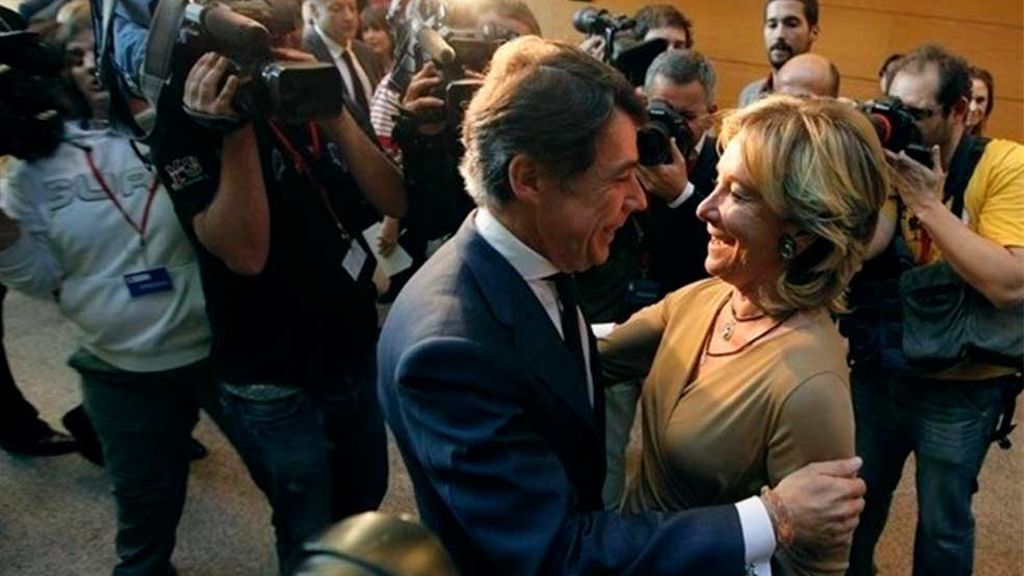 La Comunidad de Madrid encuentra 200 contratos con la clausula que financiaba 'en b' las campañas de Esperanza Aguirre La Comunidad de Madrid encuentra 200 contratos con la clausula que financiaba 'en b' las campañas de Esperanza Aguirre