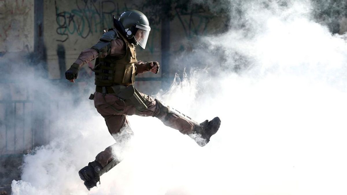 Una menor en "riesgo vital" en Chile por gases lacrimógenos Una menor en "riesgo vital" en Chile por gases lacrimógenos
