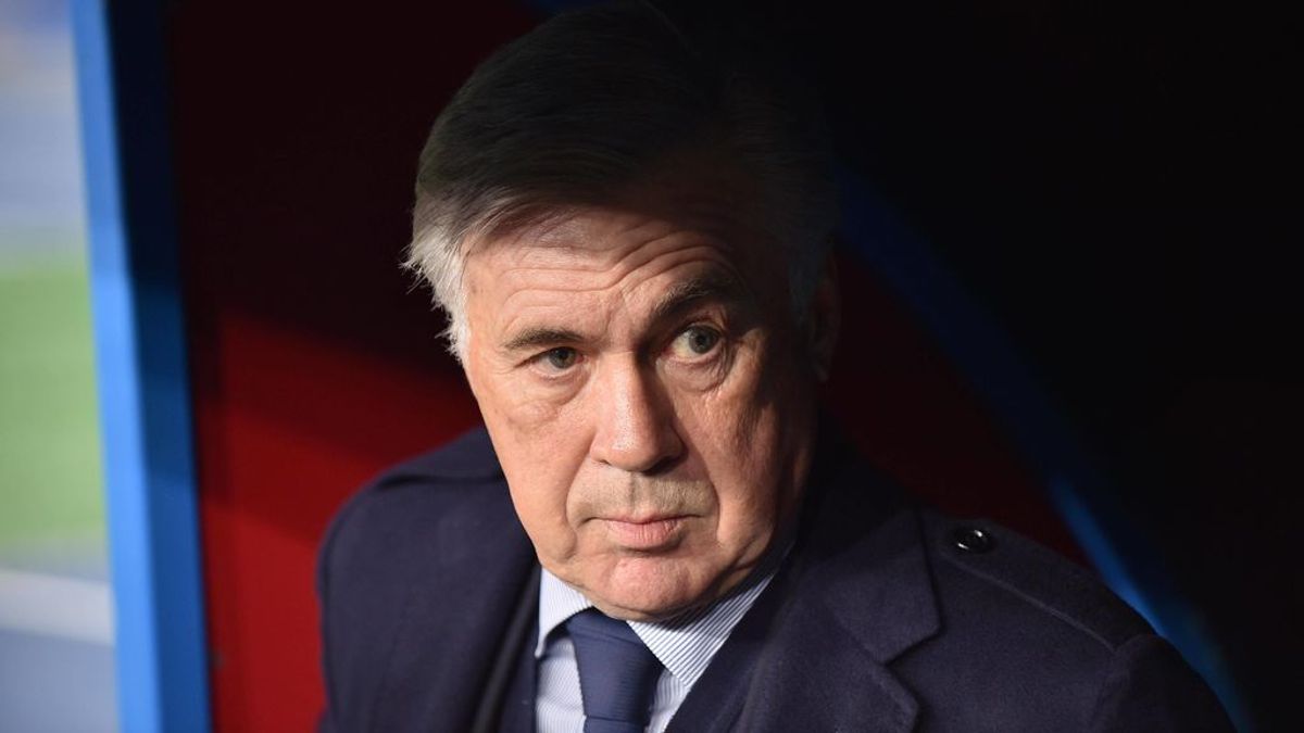 Ancelotti, destituido del Nápoles tras conseguir el pase a octavos de la Champions Ancelotti, destituido del Nápoles tras conseguir el pase a octavos de la Champions