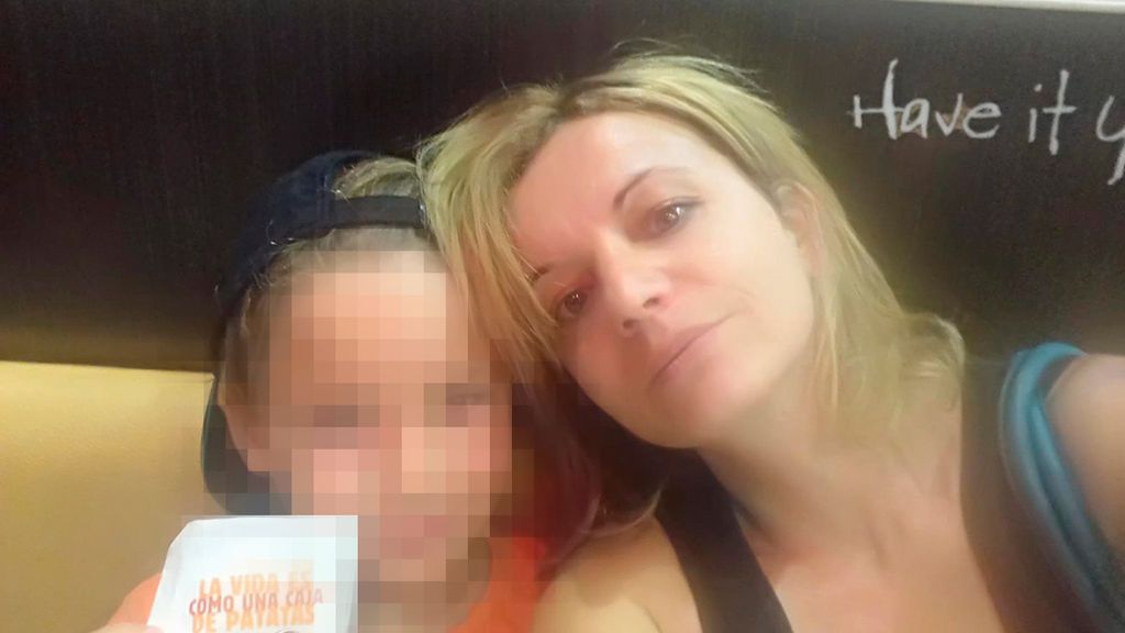 Olga lleva año y medio sin ver ni hablar con su hijo