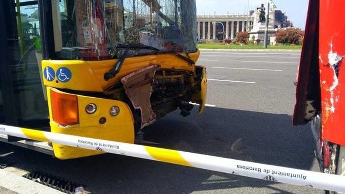 Una anciana muere en un autobús después de que el conductor frenase para evitar un atropello