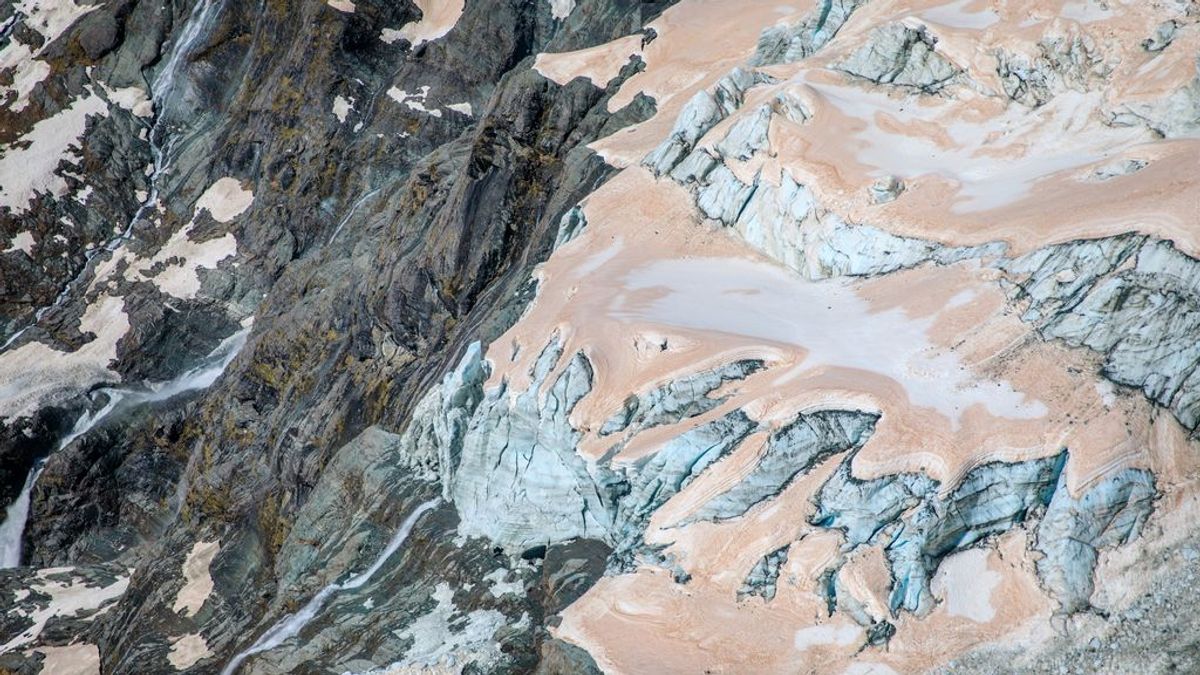 Los glaciares de Nueva Zelanda: por qué se están volviendo rosas