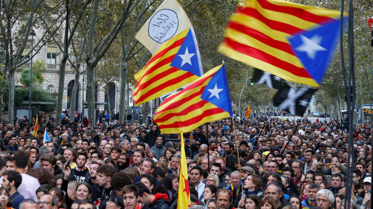 Tsunami Democràtic acorrala al Barça y le pide visibilidad a su protesta dentro del Camp Nou Tsunami Democràtic acorrala al Barça y le pide visibilidad a su protesta dentro del Camp Nou