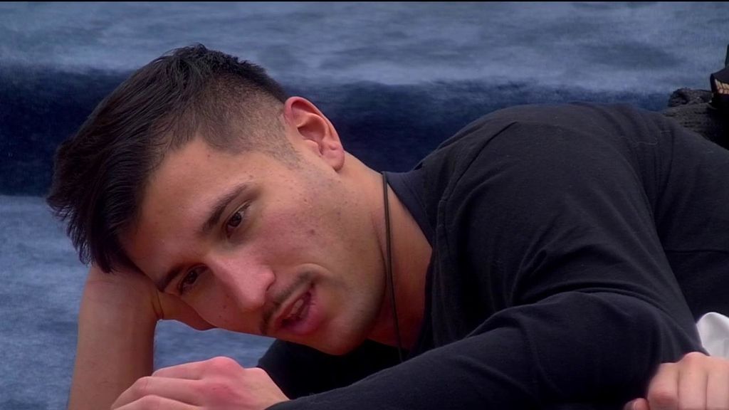 Besos, caricias y promesas de futuro: Así ha sido la noche de Adara y Gianmarco