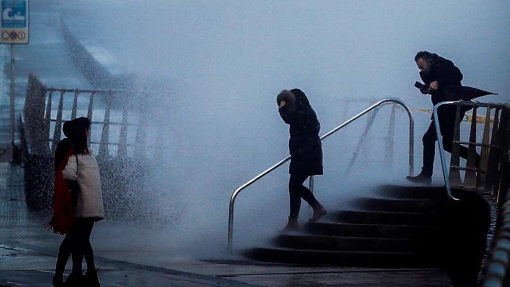 Manual para sobrevivir al mal tiempo: Qué hacer y qué no ante un temporal Manual para sobrevivir al mal tiempo: Qué hacer y qué no ante un temporal