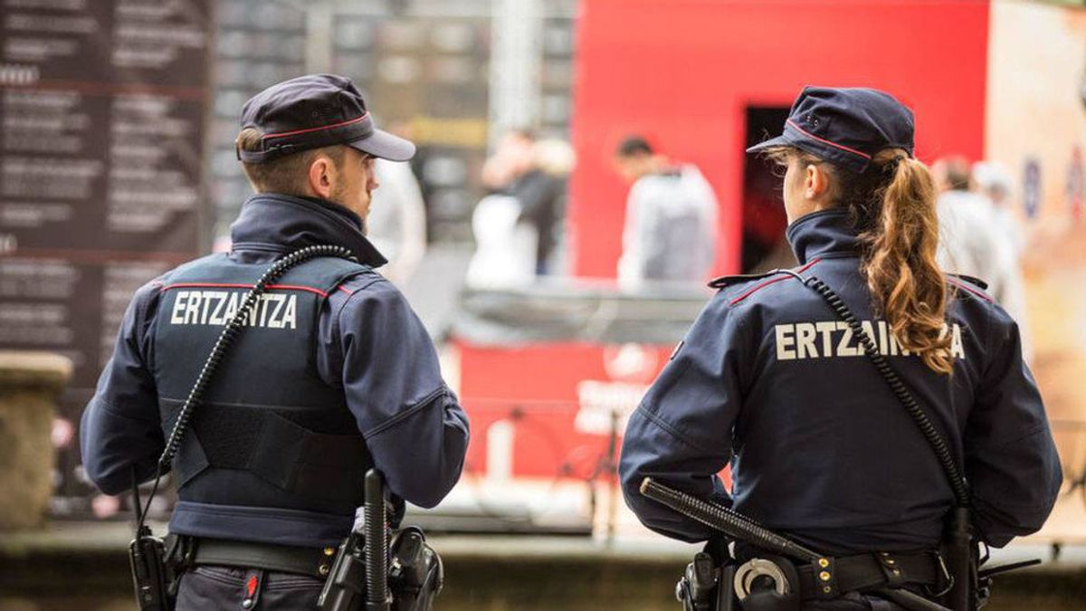 Un hombre se atrinchera durante varias horas con armas de fuego en su vivienda de Guipúzcoa