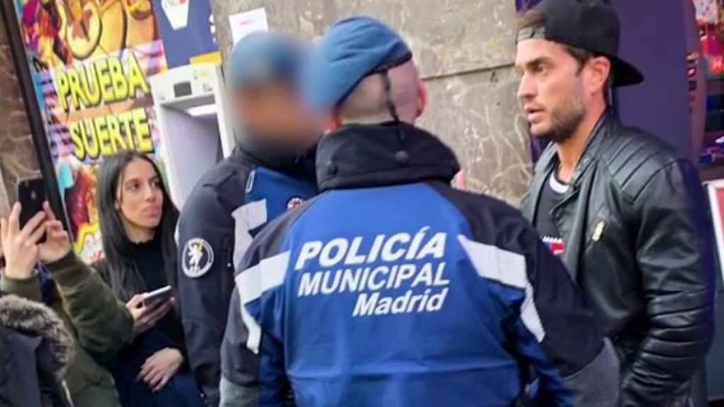 La Policía interviene en la manifestación para pedir el triunfo de Adara