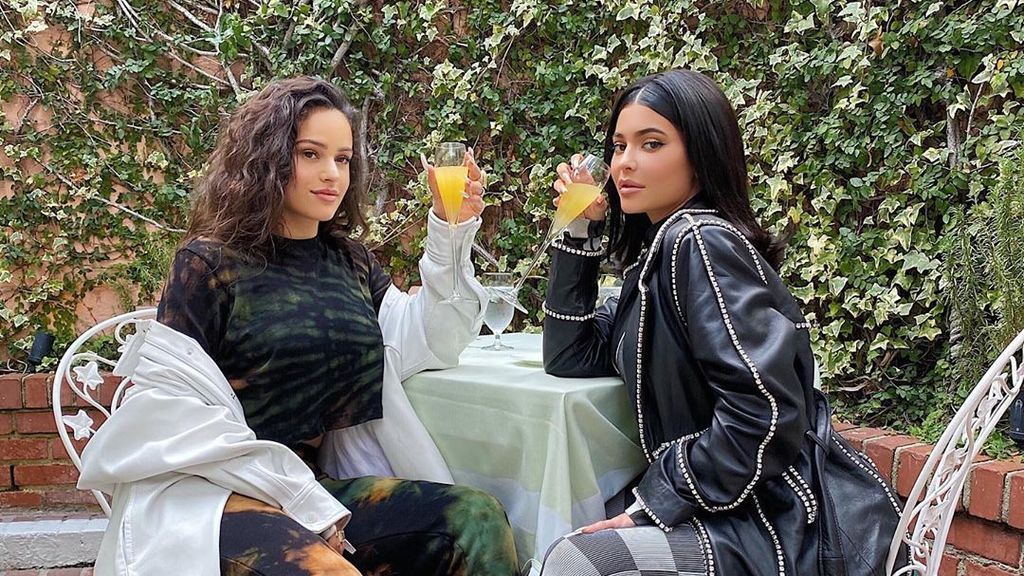 "Madre mía, Rosalía": la cantante y Kylie Jenner se mimetizan en su primer posado juntas