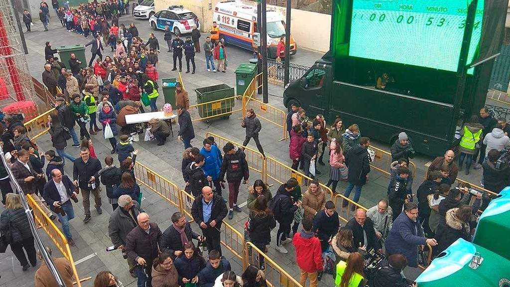 Guadalajara, récord mundial de reciclaje de vidrio: 2.485 kilos en una hora Guadalajara, récord mundial de reciclaje de vidrio: 2.485 kilos en una hora