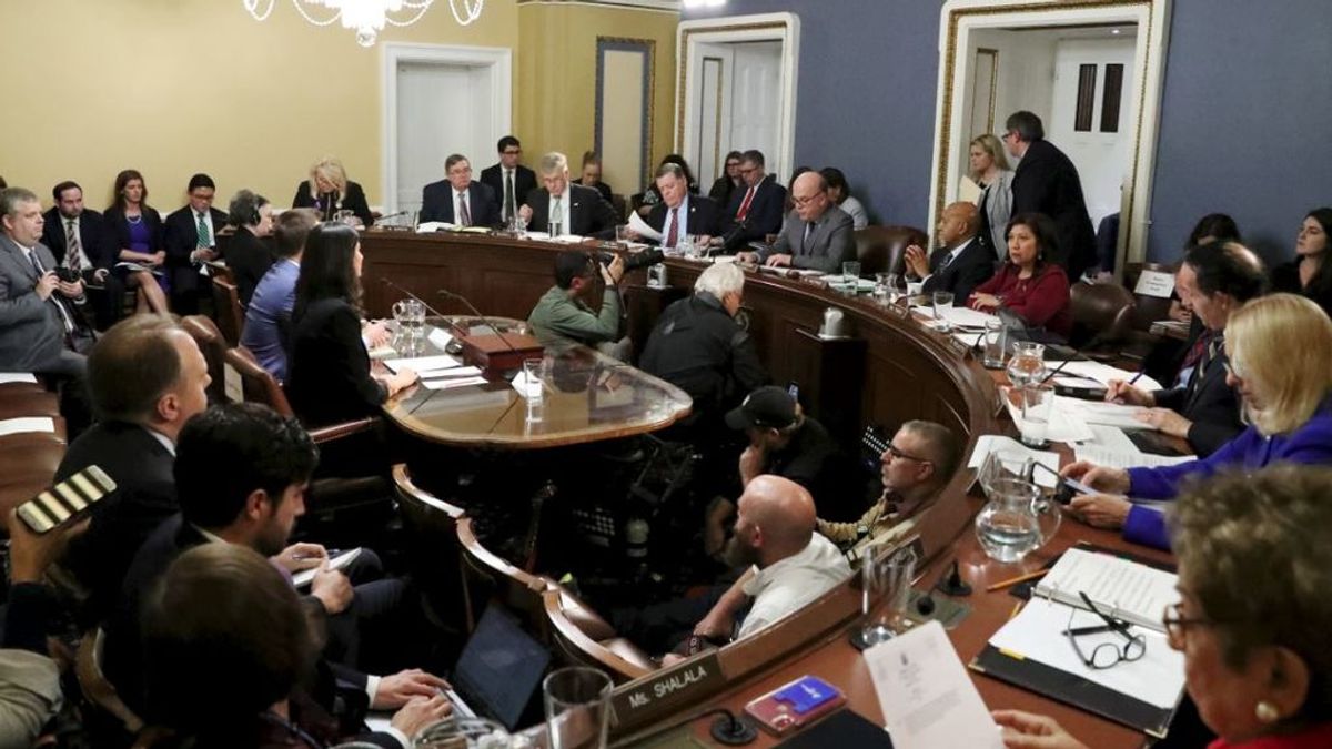 Congresista Demócrata dimite por estar en contra del "impeachment" a Trump Congresista Demócrata dimite por estar en contra del "impeachment" a Trump