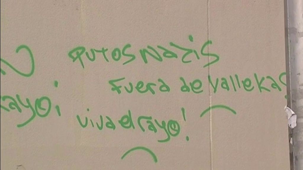Aparecen pintadas contra Zozulia en la ciudad deportiva del Rayo Vallecano: "Nazis fuera de Vallekas"