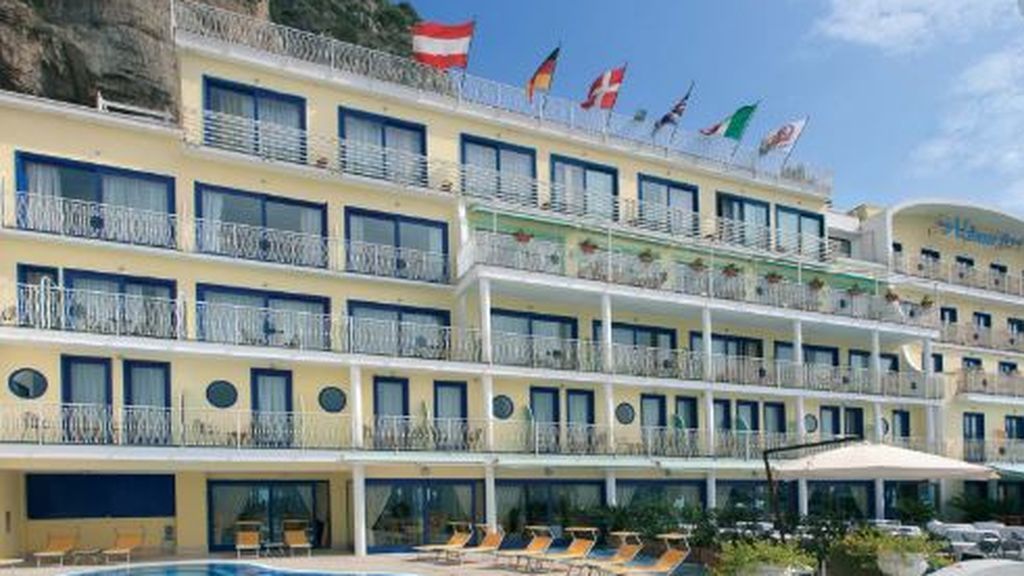 La Manada italiana: condenados 5 empleados de un hotel por violar y grabar a una clienta La Manada italiana: condenados 5 empleados de un hotel por violar y grabar a una clienta