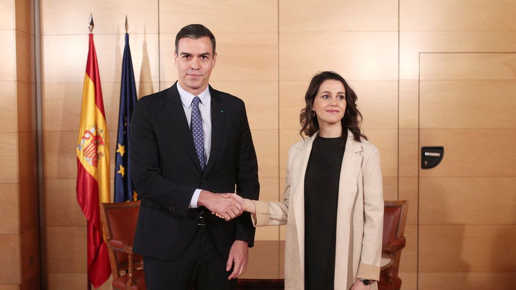 Arrimadas y Pedro Sánchez en el Congreso Arrimadas y Pedro Sánchez en el Congreso