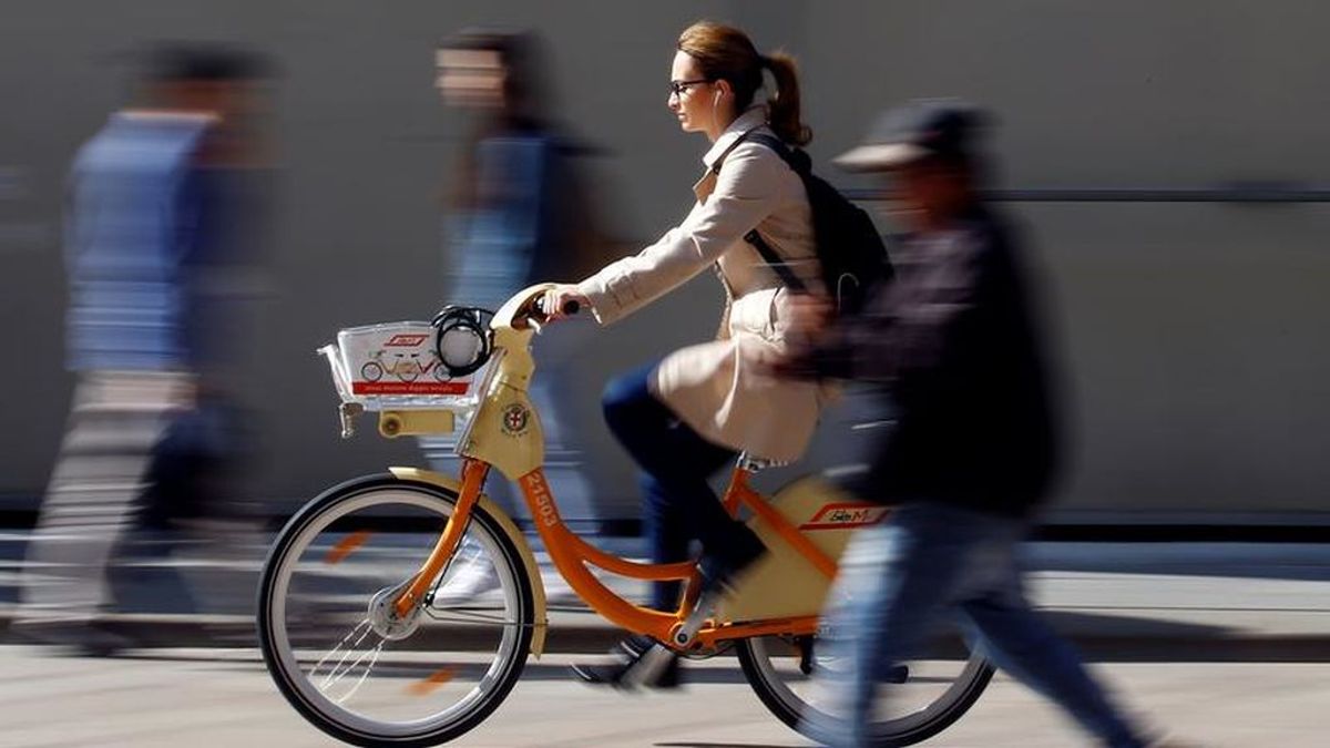 Las mujeres españolas pedalean más que los hombres para ir al trabajo