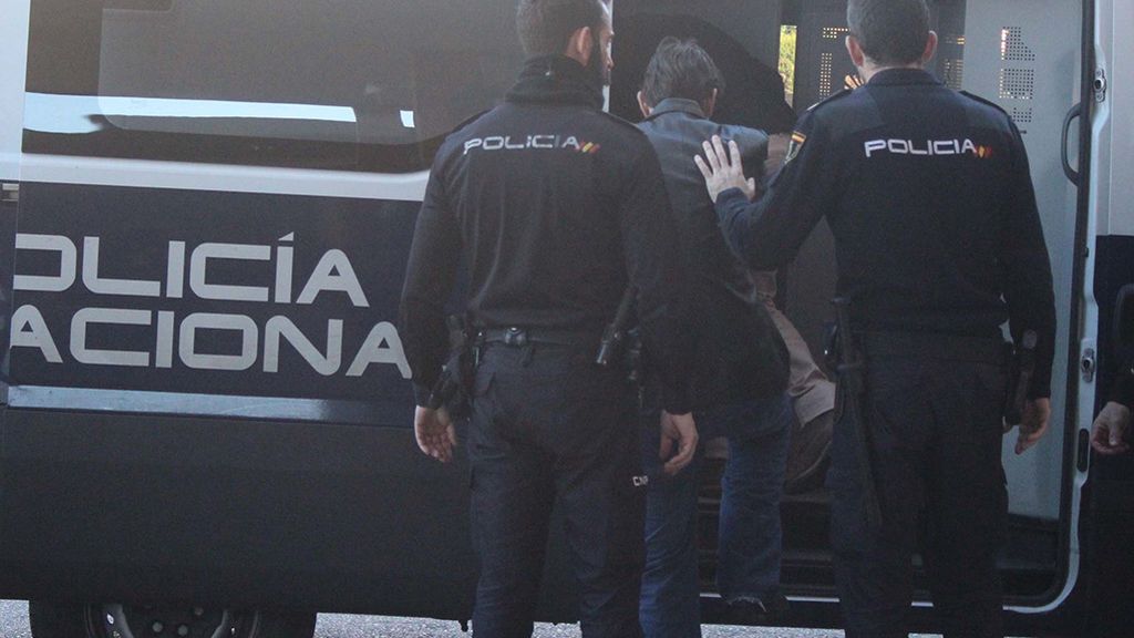 La Policía lanza una operación antiterrorista por yihadismo en Parla (Madrid) La Policía lanza una operación antiterrorista por yihadismo en Parla (Madrid)