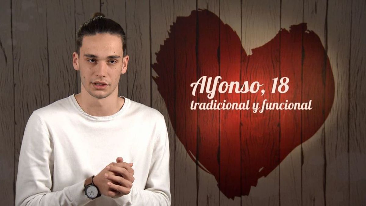 Alfonso, un hombre muy tradicional: "Cuando veo la bandera de España siento euforia"