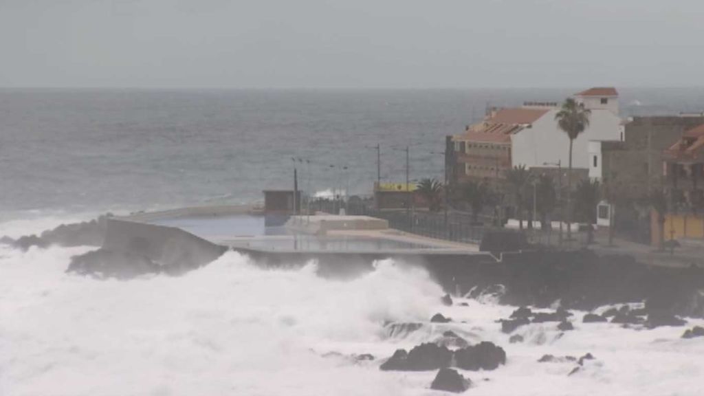 Alerta en Canarias por olas de hasta siete metros