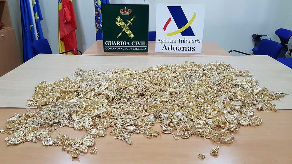La Guardia Civil intercepta en Melilla 26 kilos de oro escondidos en pañales La Guardia Civil intercepta en Melilla 26 kilos de oro escondidos en pañales