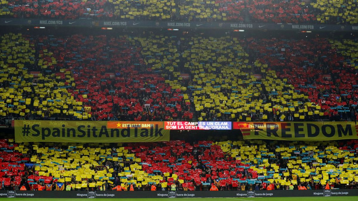 El Camp Nou se pronuncia antes del Clásico: cánticos y pancartas de 'Tsunami Democràtic'