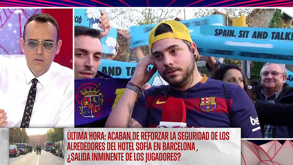 Gerard, de Tsunami Democràtic, a las puertas del Camp Nou: “Primero está la tierra y después del fútbol”