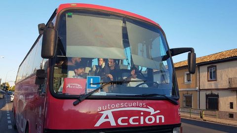En autobuses alemanes se habla español: el exilio - NIUS
