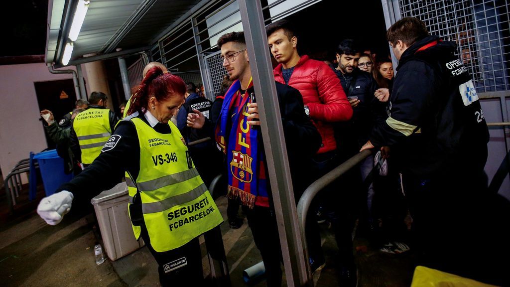 Los registros en los accesos al Camp Nou son mucho más restrictivos