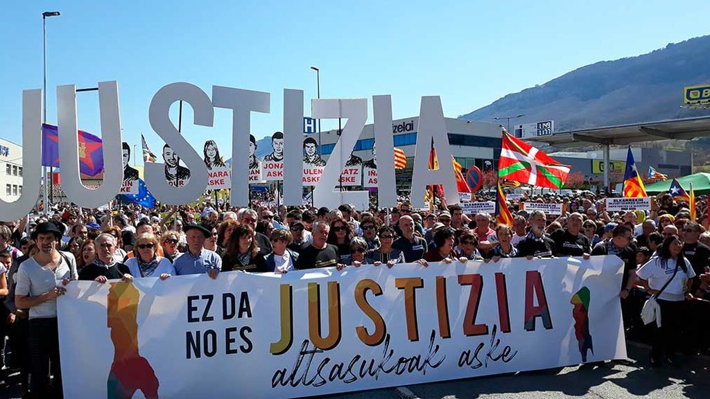 Dos de los ocho condenados por el 'caso Alsasua' salen de prisión al obtener el tercer grado Dos de los ocho condenados por el 'caso Alsasua' salen de prisión al obtener el tercer grado