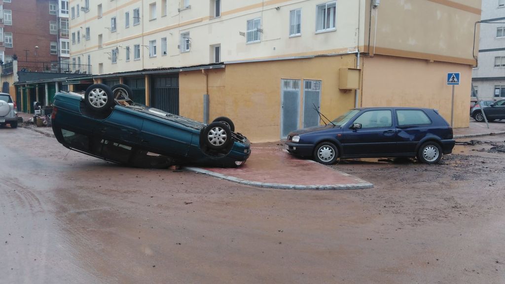 Coches destrozados en Reinosa
