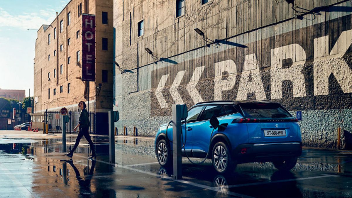 Coches de la semana: Peugeot 2008, un “español” a por el podio entre los SUV compactos Coches de la semana: Peugeot 2008, un “español” a por el podio entre los SUV compactos