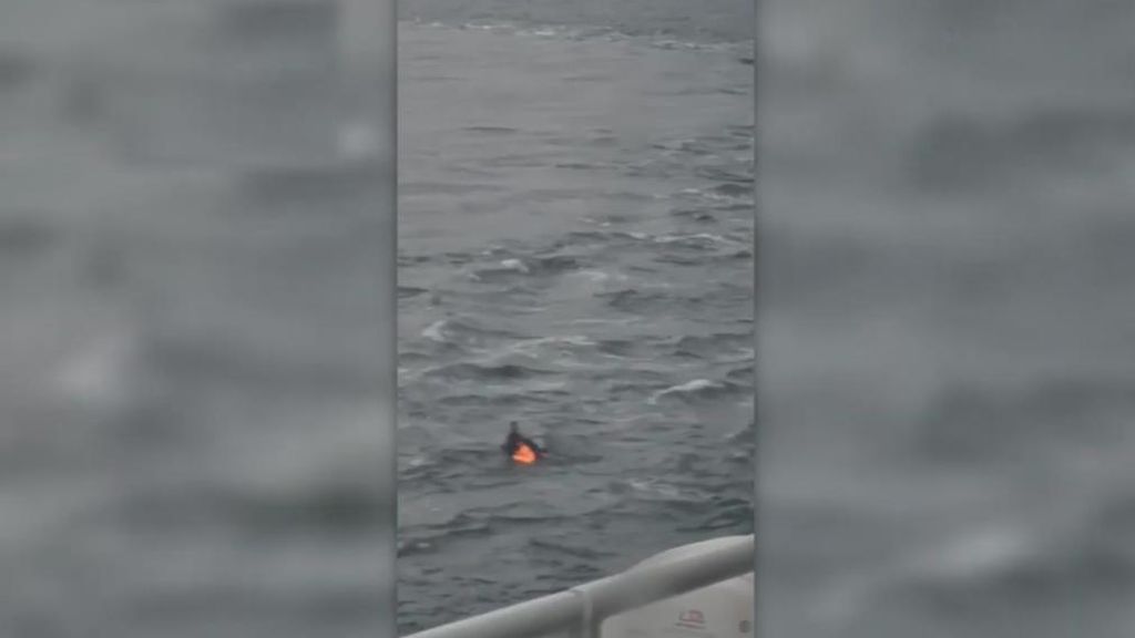 Milagroso rescate de un joven magrebí en las aguas del Estrecho