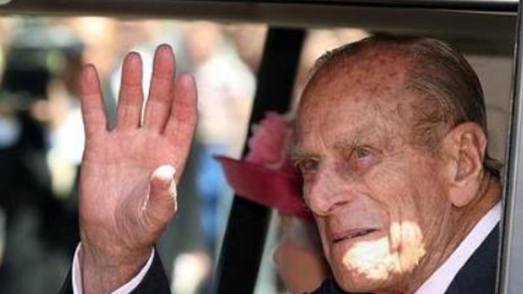 El duque de Edimburgo ingresado en el hospital a sus 98 años El duque de Edimburgo ingresado en el hospital a sus 98 años