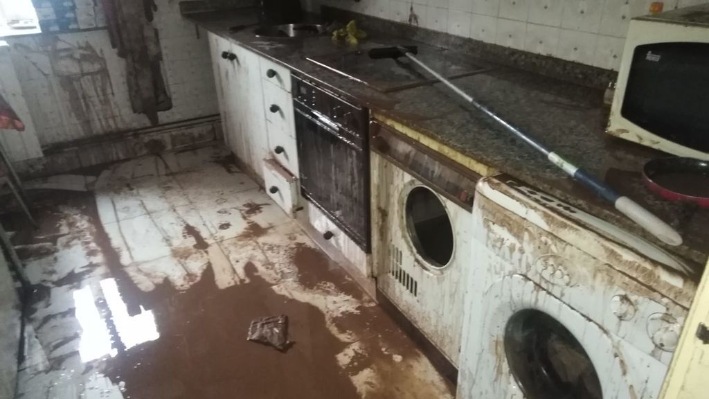 Los muebles de esta casa han quedado destrozados