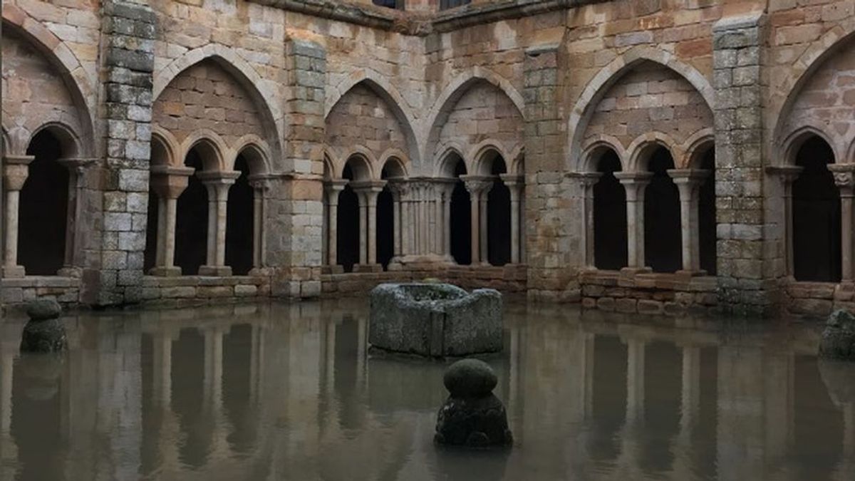 Las fuertes lluvias inundan el Monasterio de Santa María la Real en Palencia