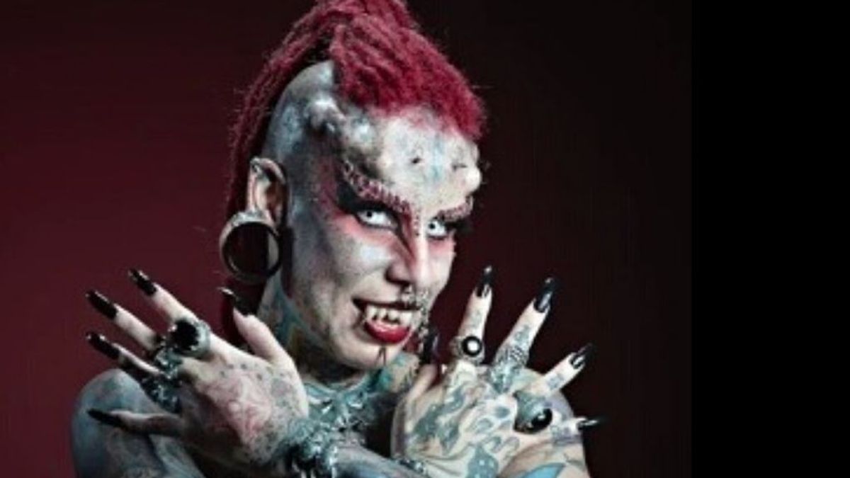 La mujer más tatuada del mundo: se tatúa sin anestesia para reivindicar la lucha contra la violencia de género