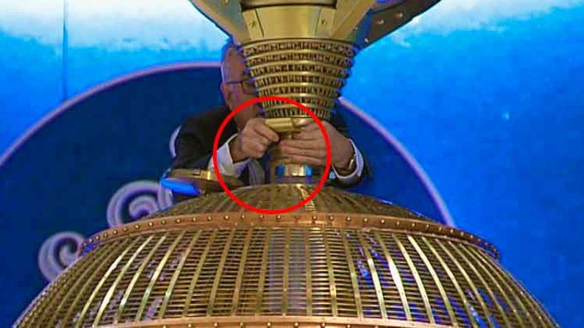 Loterías desmiente que hubiera 'tongo' en la introducción de bolas en el Sorteo de la Lotería de Navidad Loterías desmiente que hubiera 'tongo' en la introducción de bolas en el Sorteo de la Lotería de Navidad