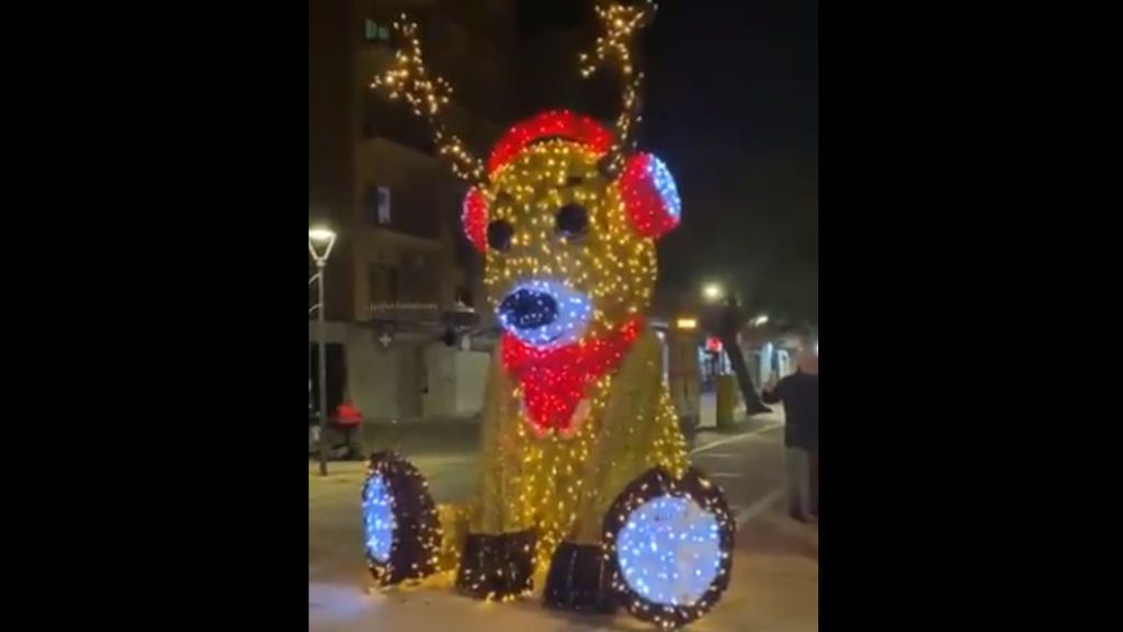 Un reno navideño lanza insultos racistas y frases de mal gusto en Viladecans Un reno navideño lanza insultos racistas y frases de mal gusto en Viladecans