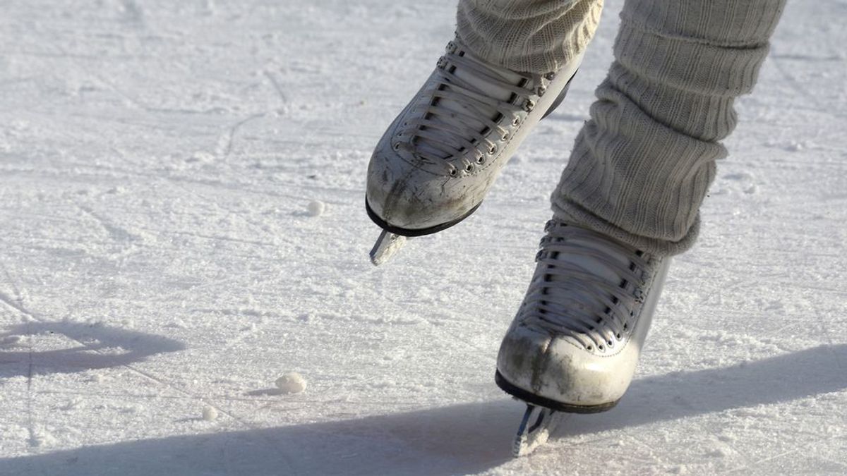 Detenido en Vitoria por realizar tocamientos a cinco chicas mientras patinaban en la pista de hielo