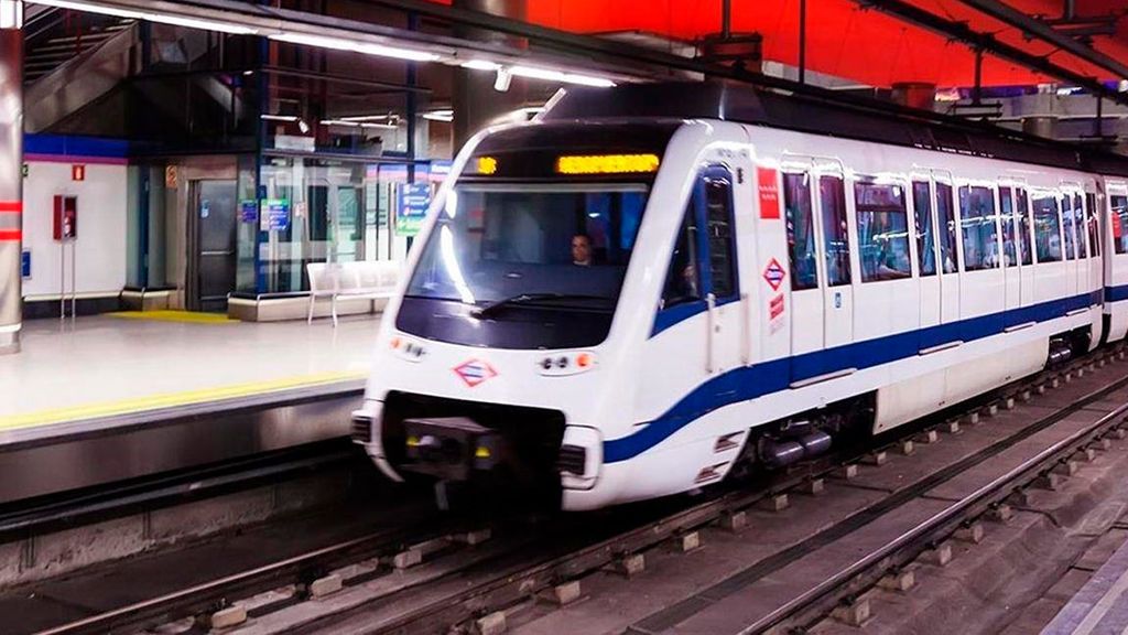 Metro de Madrid adelanta su horario de cierre por Nochebuena y retrasa su apertura por el día de Navidad Metro de Madrid adelanta su horario de cierre por Nochebuena y retrasa su apertura por el día de Navidad